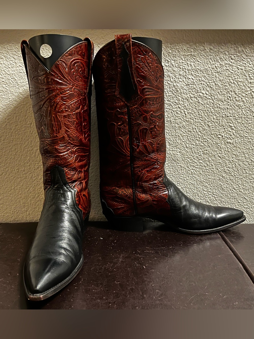 Larry Mahan Hand Tooled Beautiful Cowboy Boots Mens